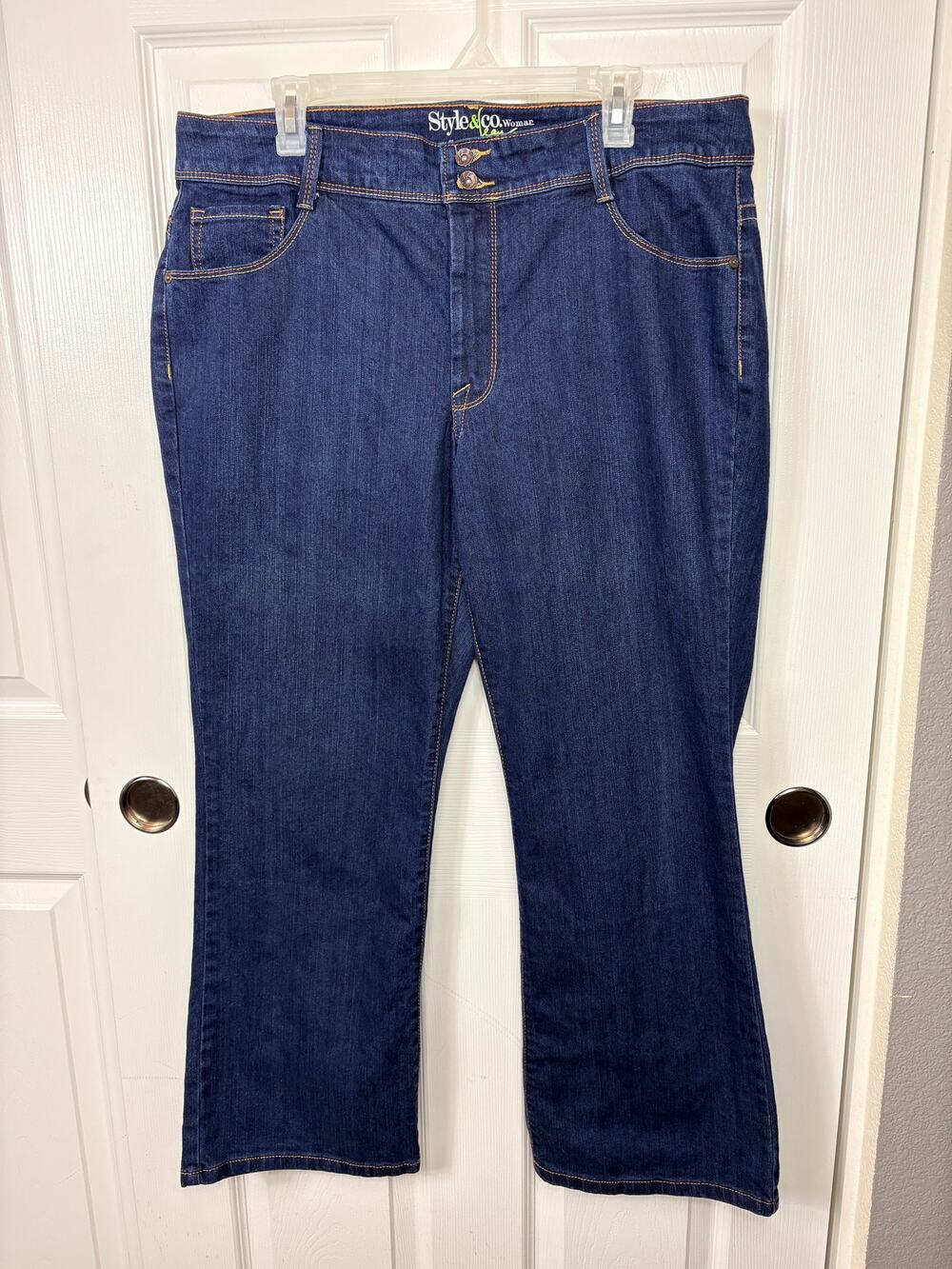 Style & Co. Women's Bootcut Jeans Double Button Waistband Size 16W